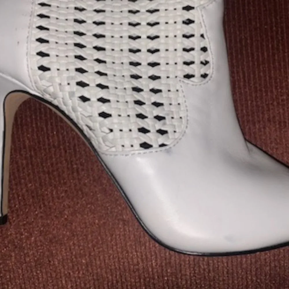 Jessica Simpson White Leather Ankle Boot 7 - Picture 10 of 10